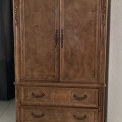 Thomasville Villa Soleil Collection Armoire or Media Cabinet.