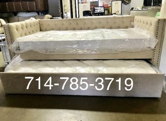 Twin/Twin day bed + 2 Mattress