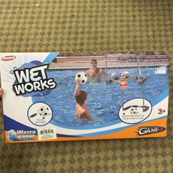 NWT Wet Works Pool Game Set