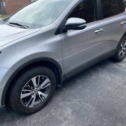2017 Toyota RAV4 XLE , Silver