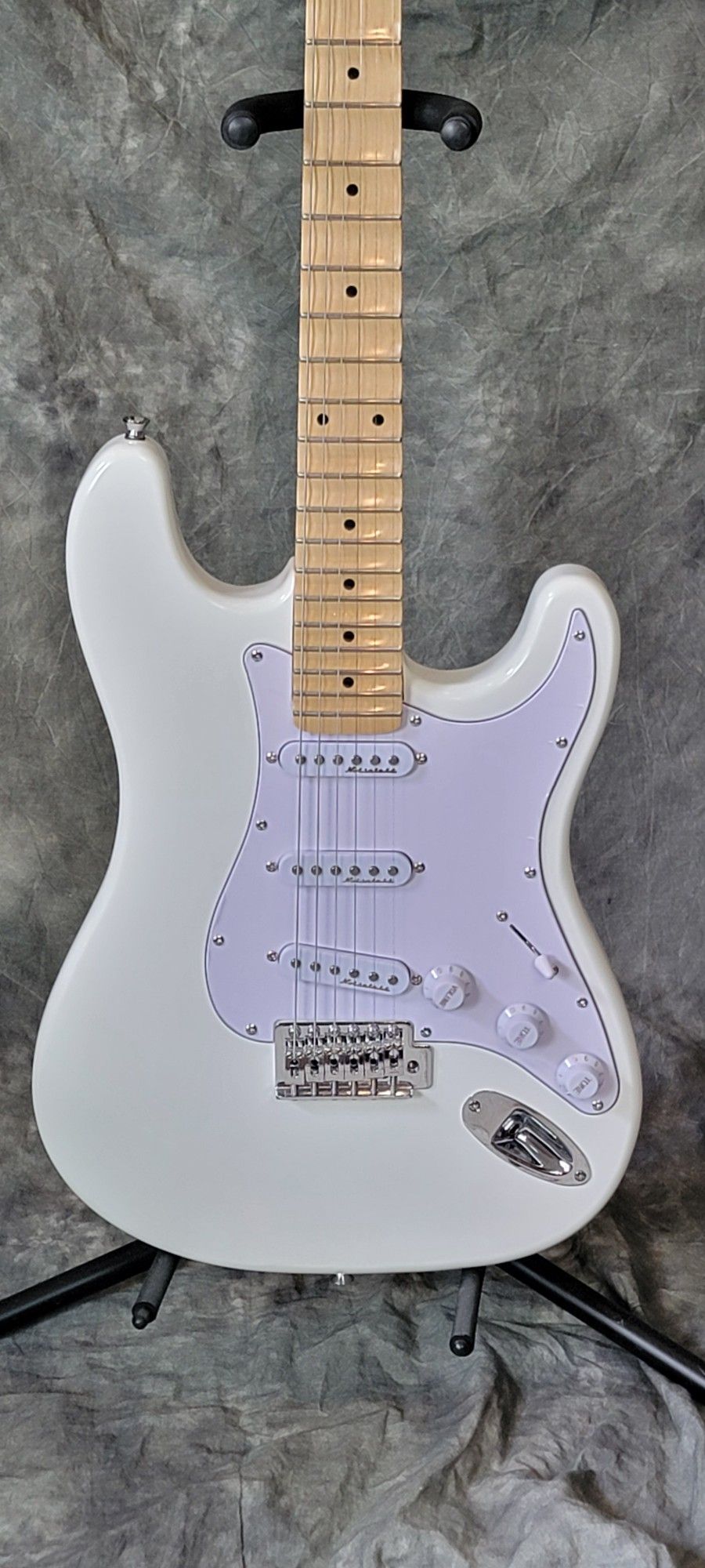 NEW Fender Yngwie Malmsteen Strat Copy w/Scalloped Fretboard!