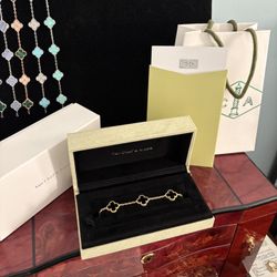 Black And Gold Clover Bracelet