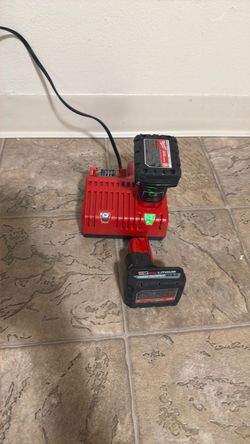 M18 -12  Milwaukee Charger + M12 Batteries