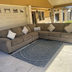 Free Delivery 🚚 5 Piece Sectional/ Sala Seccional De 5 Piezas