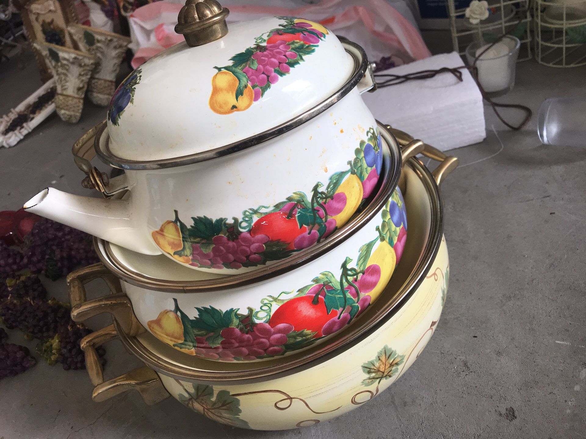 Beautiful 3 pieces cookware with brass Handels