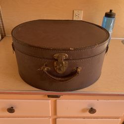 Vintage Hat Case