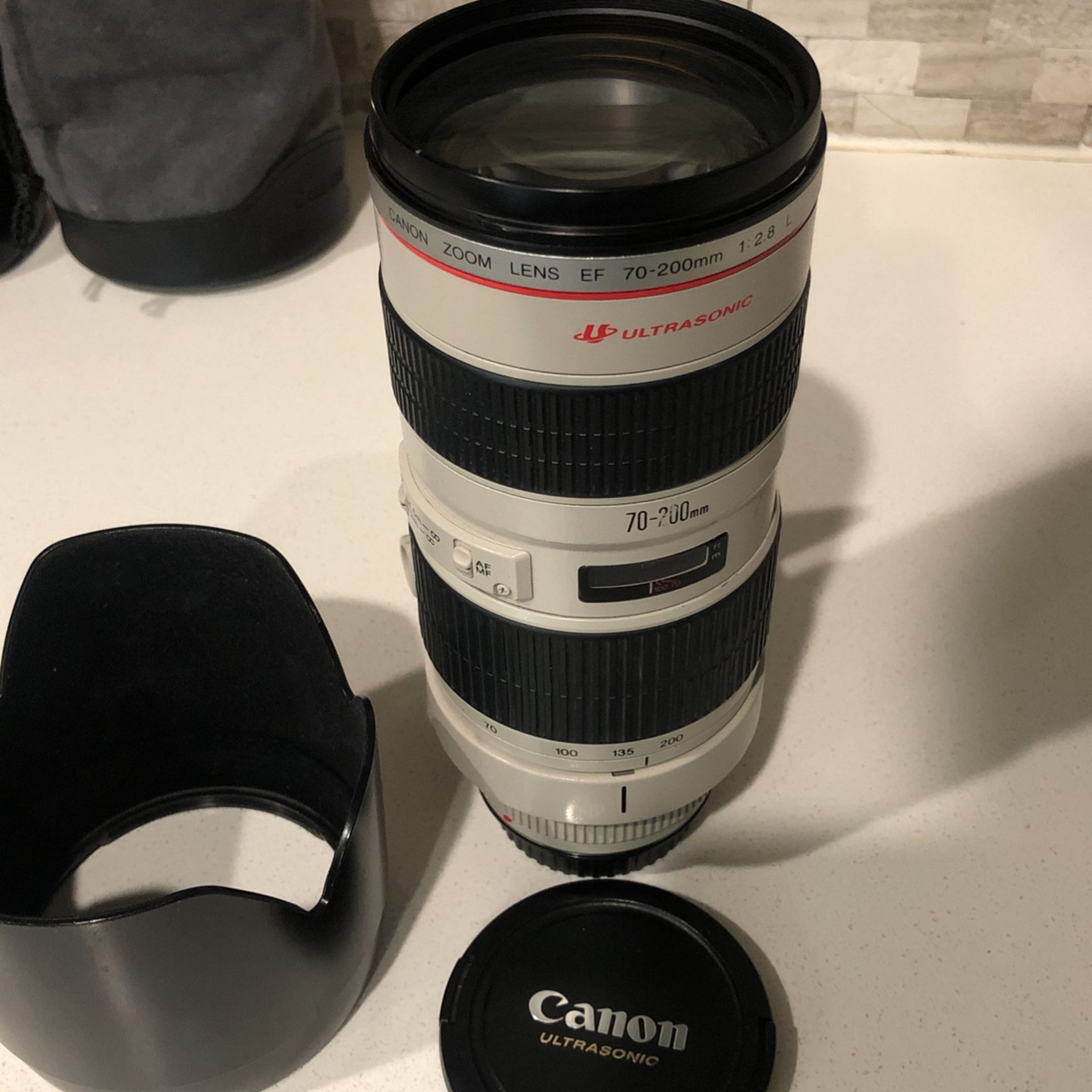 Canon 70-200mm 1:2.8L Lens
