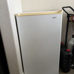 White Mini Fridge 
