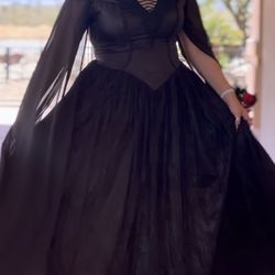 Black corset & lace prom dress