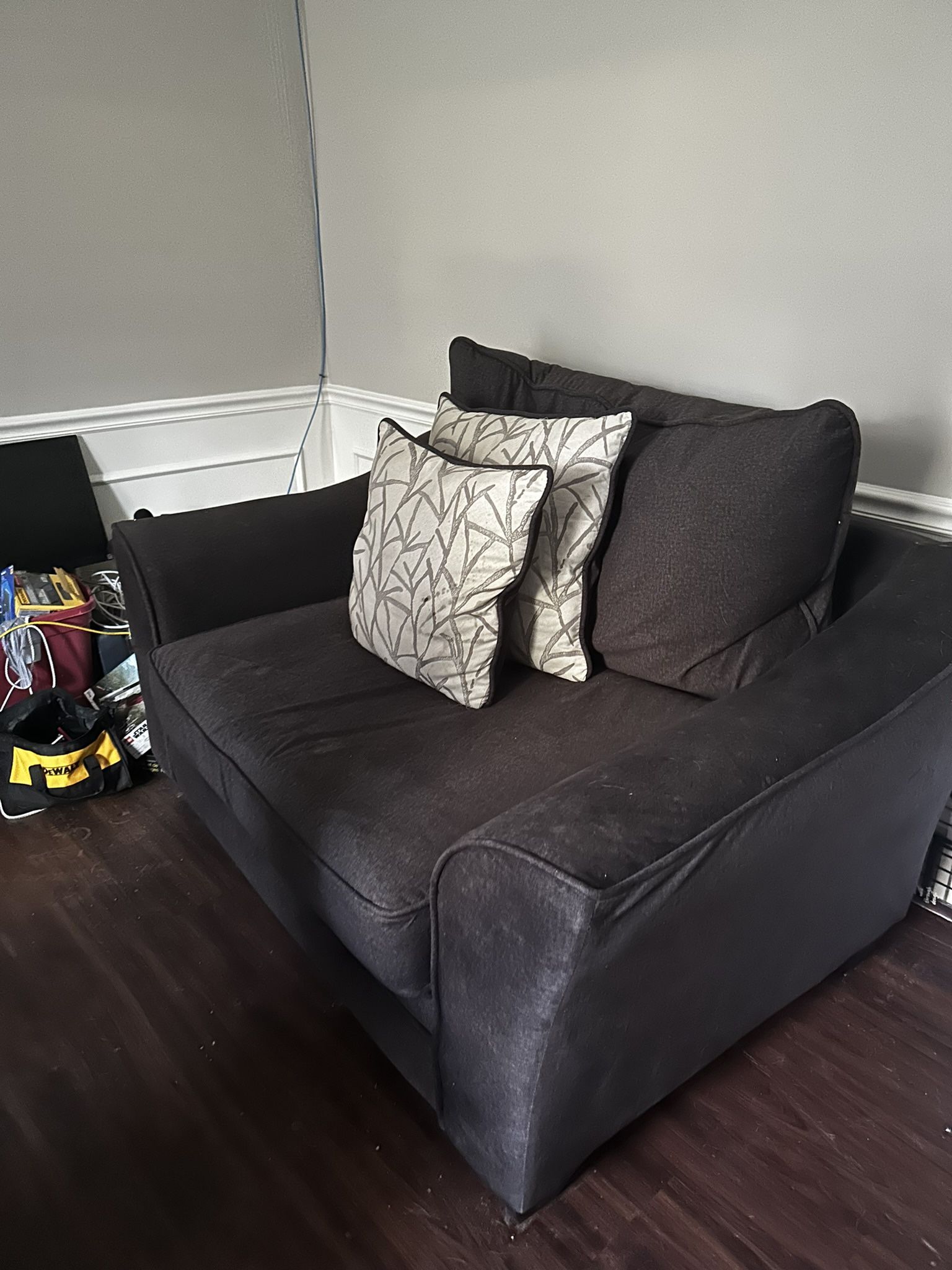 Chair And Love Seat Couch Set