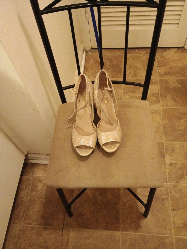 Gold Sparkly Heels Size 11