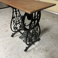 Sewing Table    Vintage 
