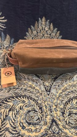 Aaron leather pouch bag