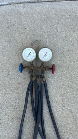 Automotive AC gauge set please make offer