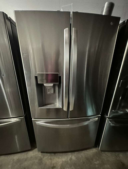 Deal: LG 3‑Door Refrigerator w/ Dispenser – Clean & Ready