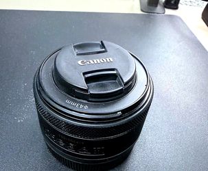 Canon RF 50mm f/1.8 STM Lens