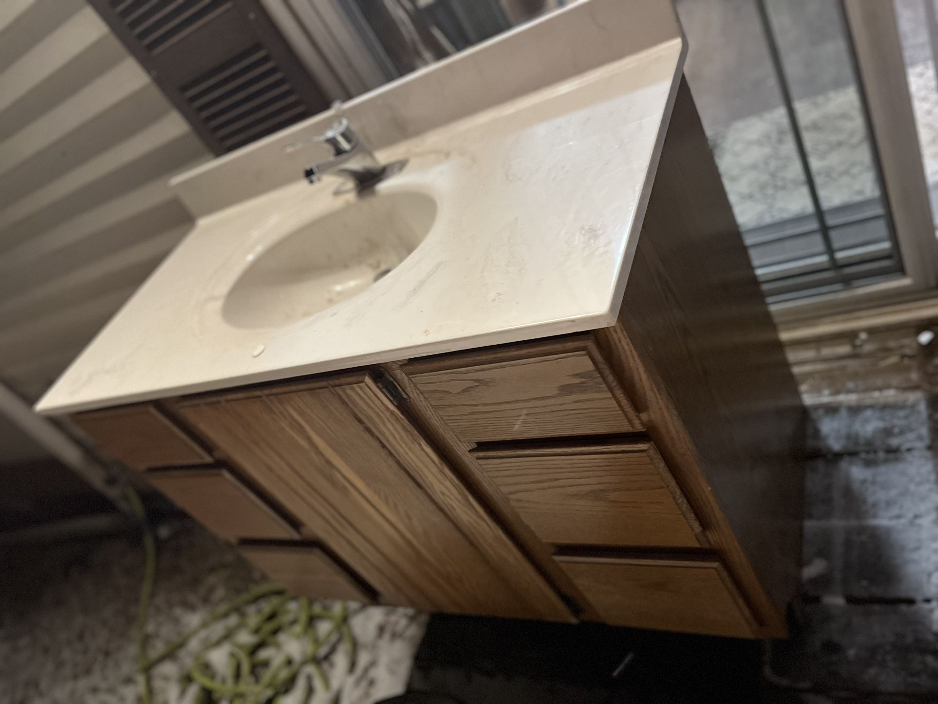 Free 42” Bathroom vanity