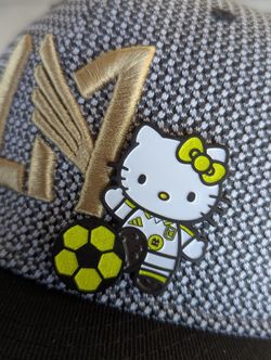 LAFC PIN HELLO KITTY VARIANT SOCCER KUROMI LOS ANGELES JACKET HAT VEST SCARF