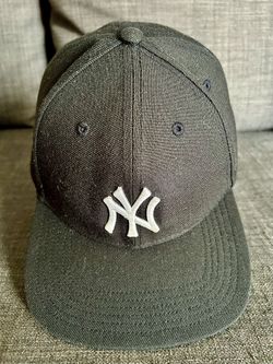 NEW YORK YANKEES `Black 47 MLB Genuine Merchandise Youth SnapBack Hat / Cap