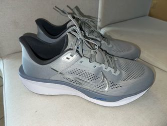 Like new Nike running shoes