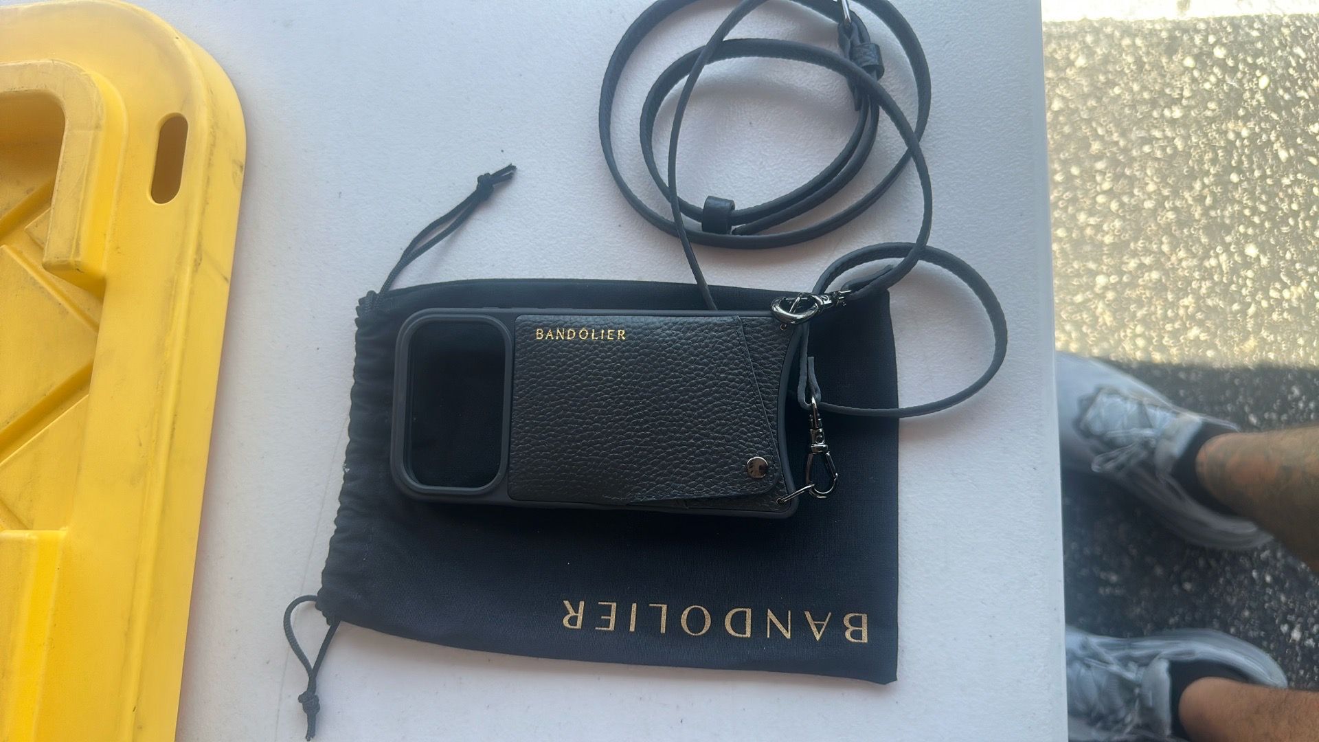 iPhone case wallet crossbody Brand: bandolier Brand new iPhone 17 pro Pick up only in sun valley Cash only