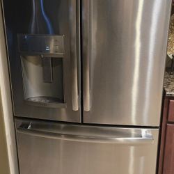 GE Refrigerator Flush Countertop 