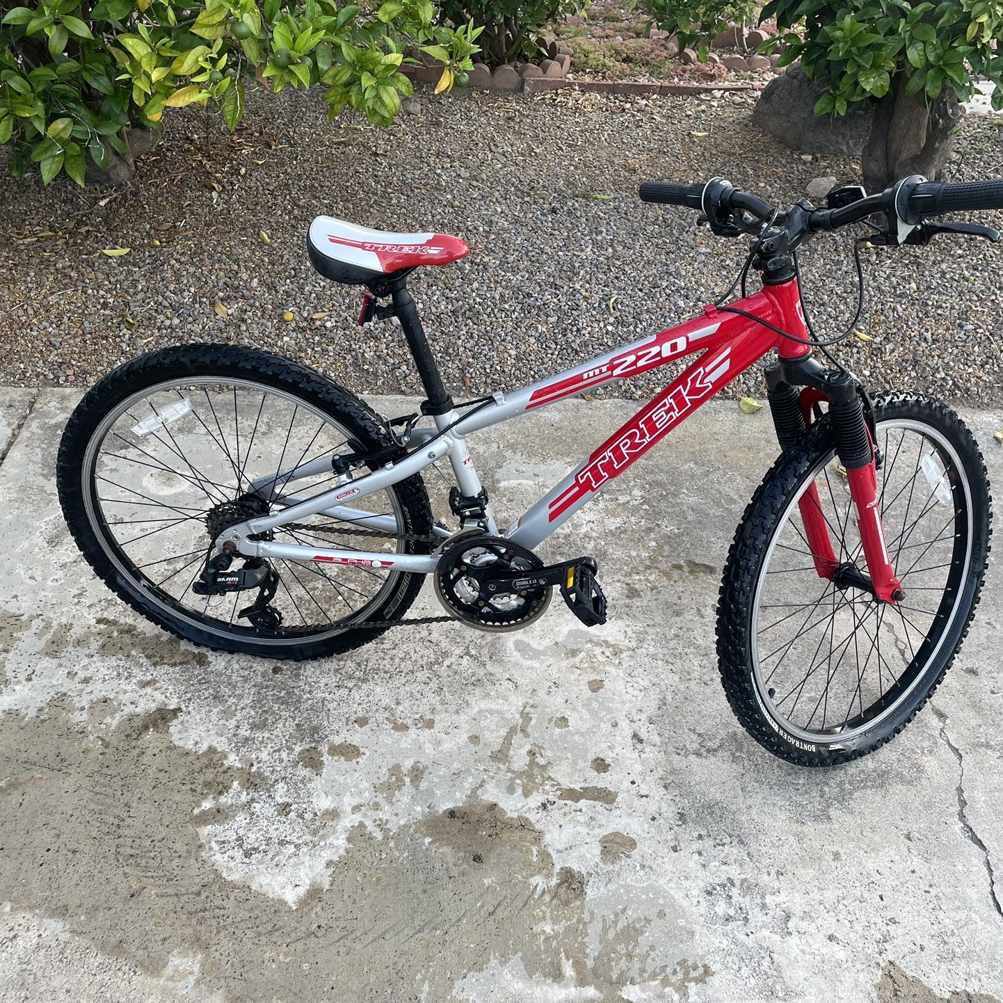 Trek Mt 220 Kids Mountain Bike 24 for Sale in San Diego CA OfferUp