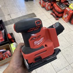 Milwaukee M18 Square Sander
