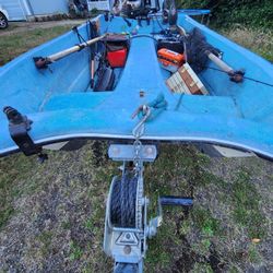 10 Ft Livingston Fully Loaded With Gear And 4 Stroke 9.9 Merc