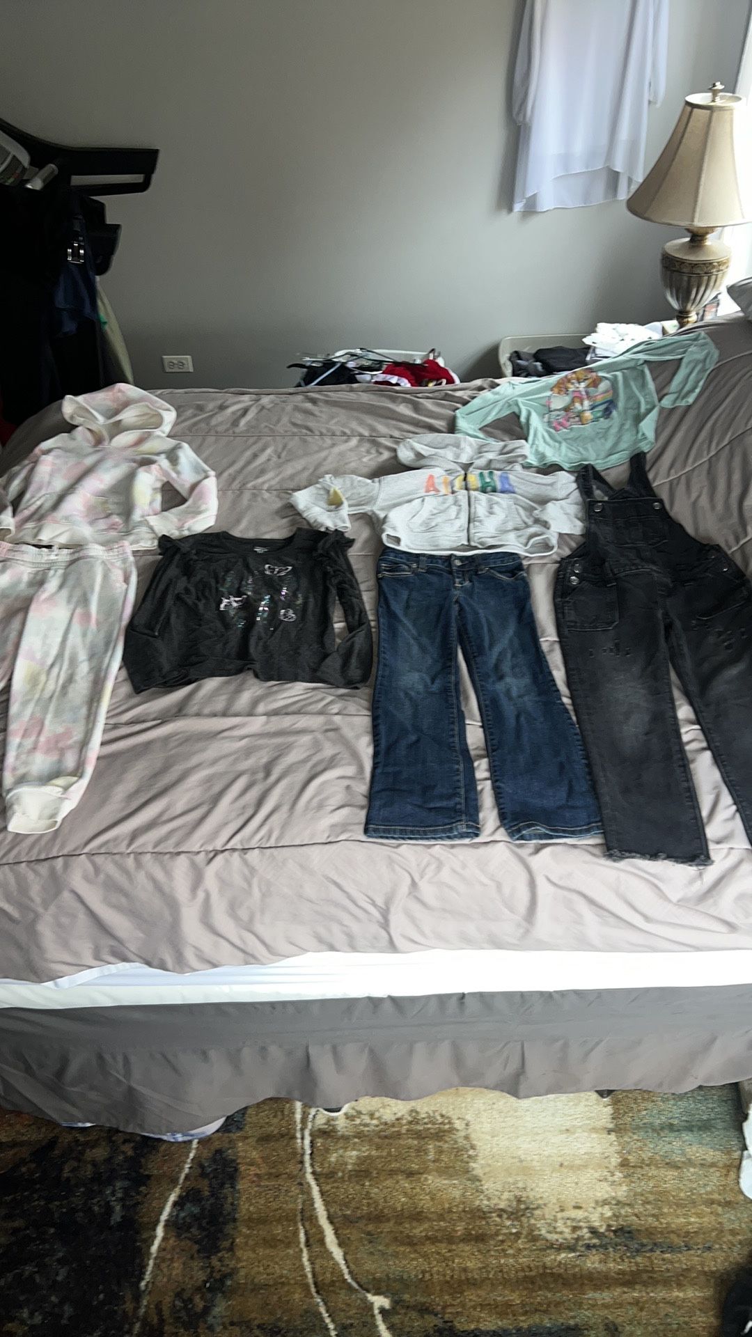 Jumping beans/old navy girls size 6/6x clothes. Tie dye joggers, paw patrol shirt & aloha hoodie have stains & minor piling