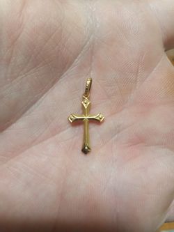 18 K Italian Cross Pendant 
