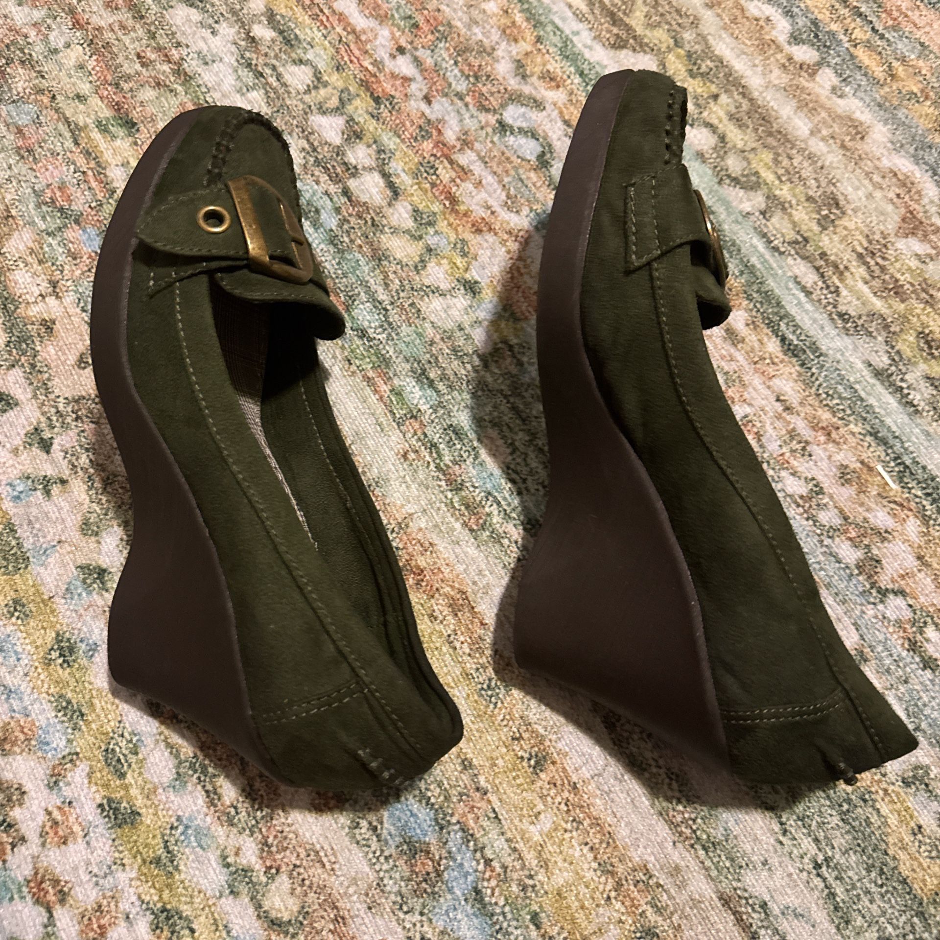Green American Eagle Wedges For Sale!!