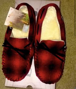 Best paw Slippers New With Tag And Box Men Size 7/8