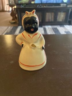 Vintage salt or pepper shaker