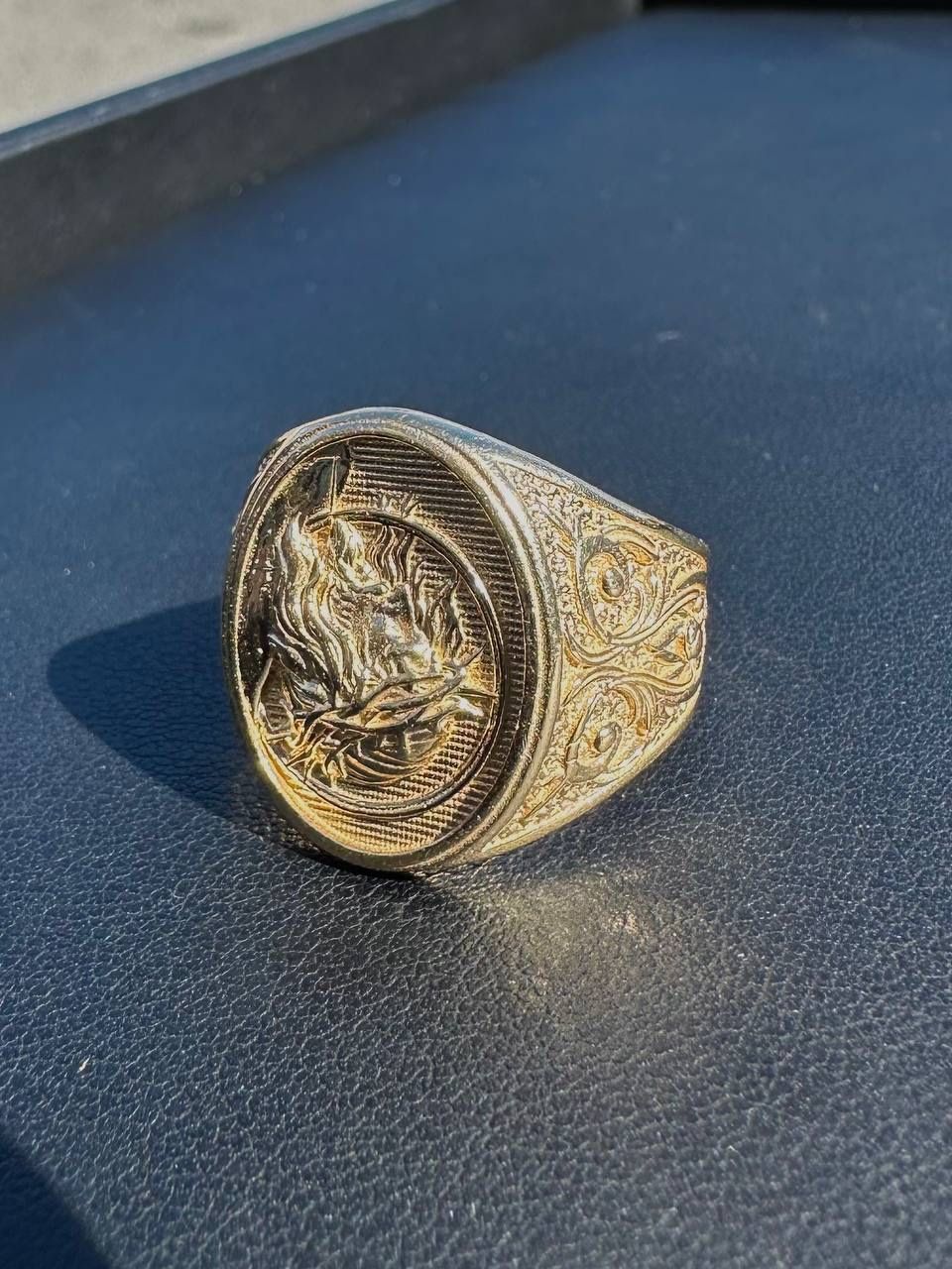 10K Yellow Gold JESUS head Handmade ring w/Artwork 7.5 grams size 9.75