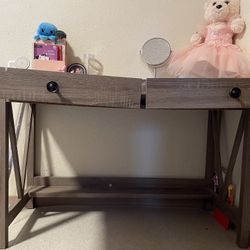 Desk Like New 