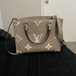 LOUIS VUITTON Onthego PM Dove/cream Monogram Empreinte