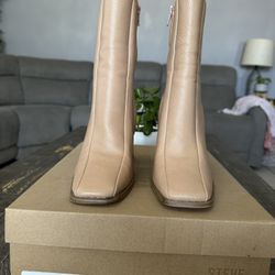 TAN VEGAN LEATHER Steve Madden Heeled Boots Size 5.5
