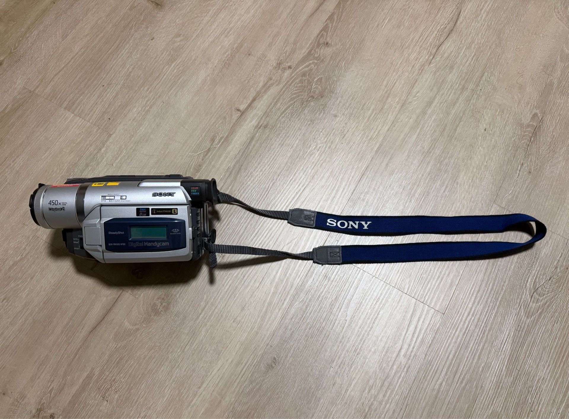 Sony HandyCam Digital8 Video8 Camcorder DCR-TRV525 Camera Bundle