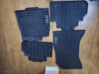 Original Audi Q5 All-Weather Floor Mats – Premium Protection and Style