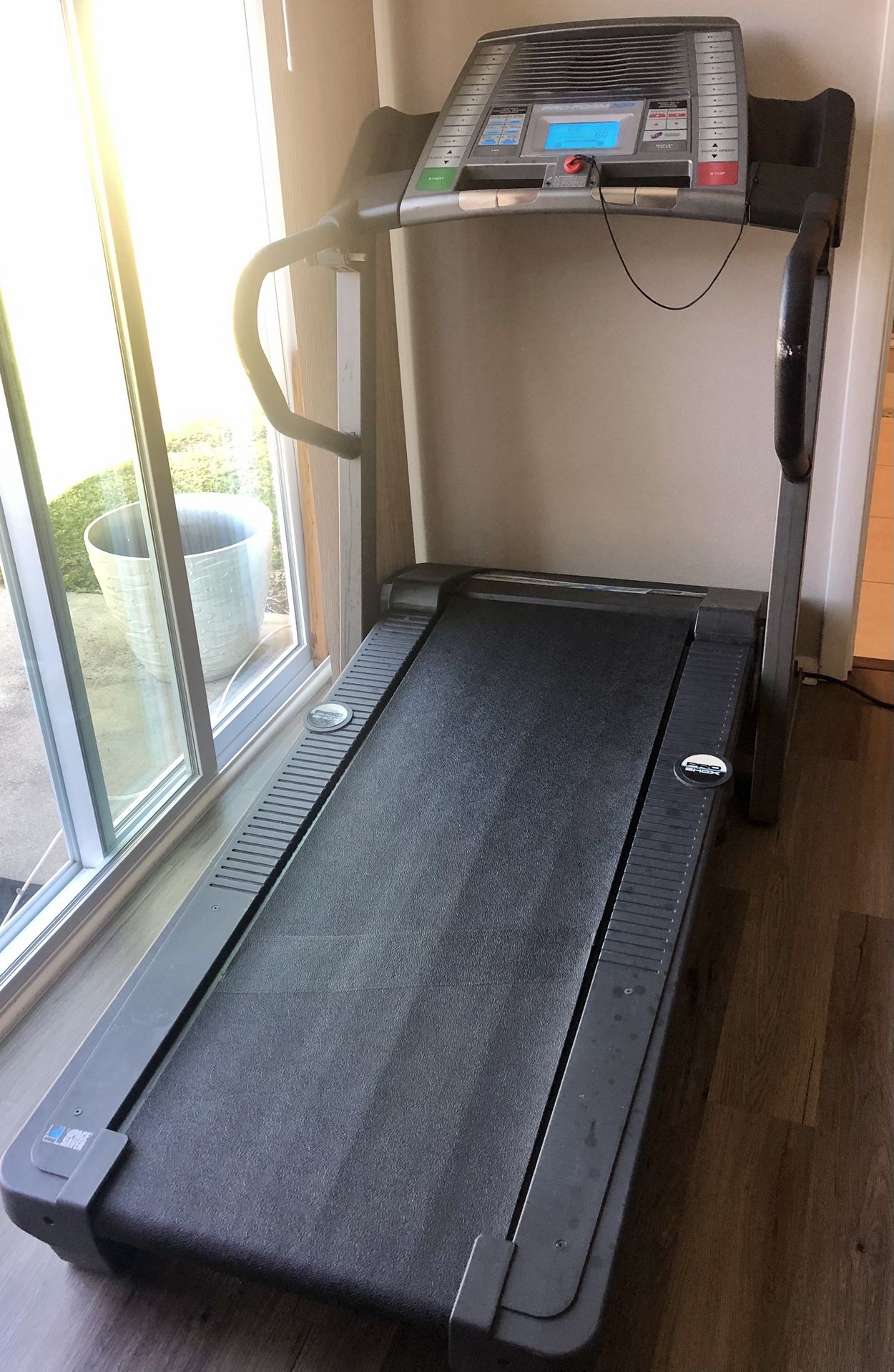 ProForm XP 650e 831.296 Folding Treadmill