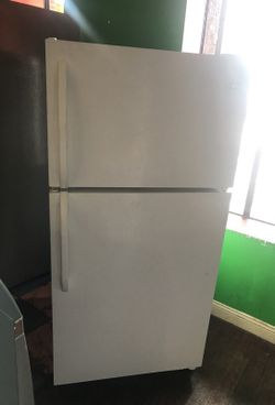 Frigidaire Apartment Size Refrigerator