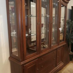 Thomas buffet With Glass Shelves