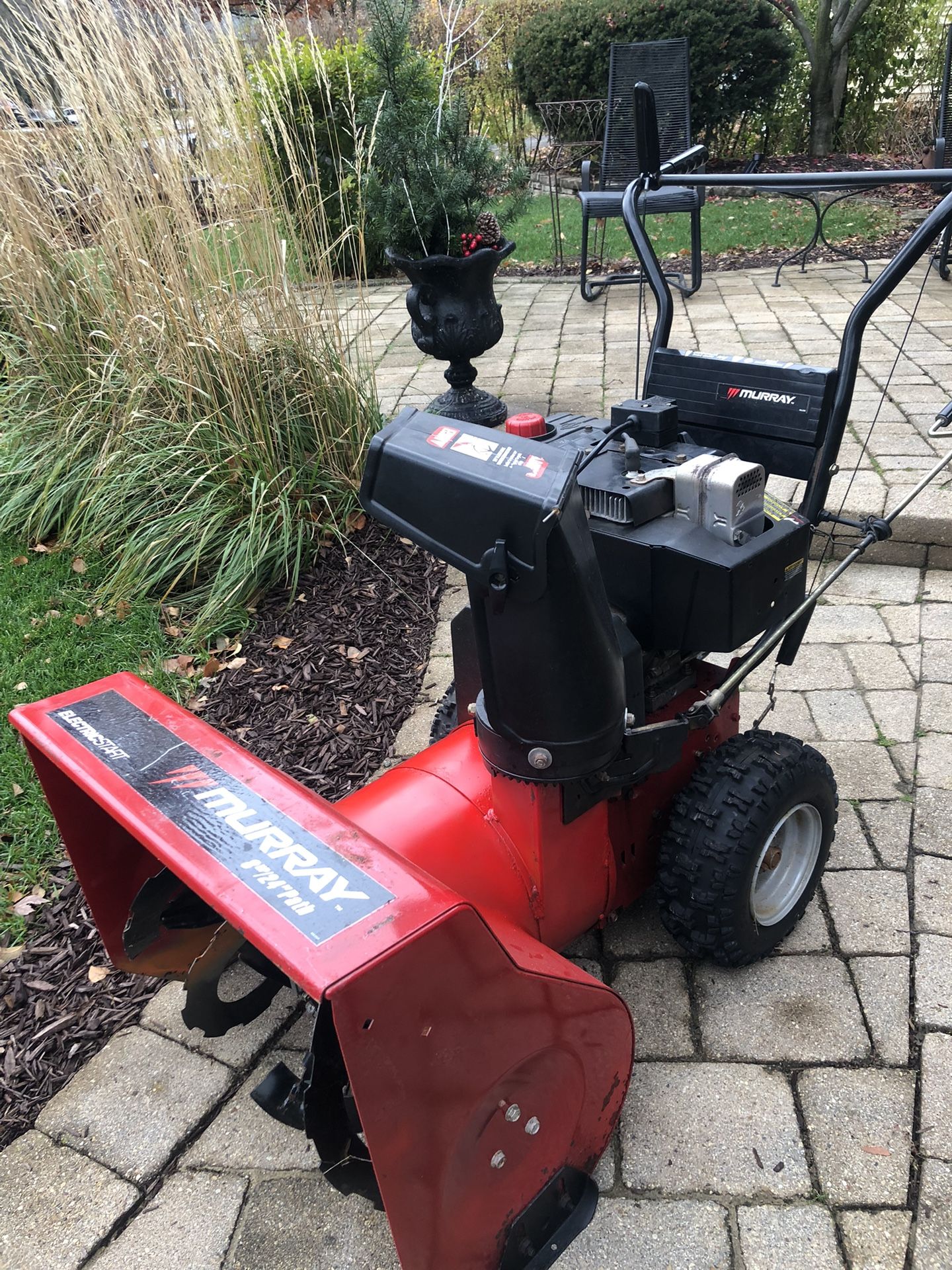 2  Stage Gas Snowblower. Runs Good. Moving 