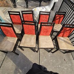 8 Dinning Room Chairs 