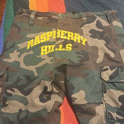 raspberry hills shorts for sell !!