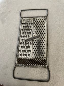 KITCHEN GRATER