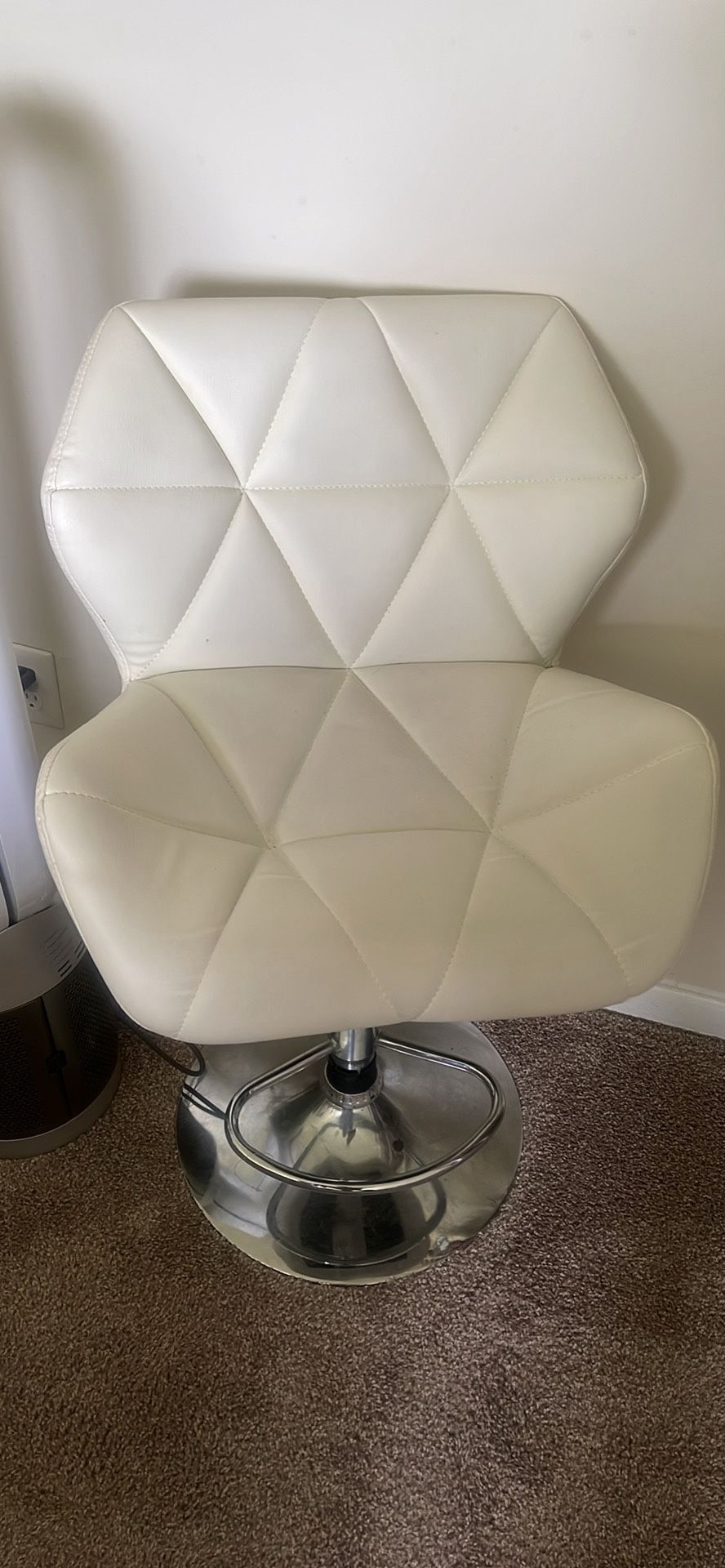 Makeup chair