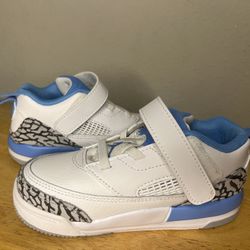  Jordan Spikizie Low Size 9c & 10c Kids 