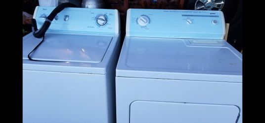 Whirlpool XL Washer And Dryer Set.